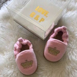 Juicy Couture Baby Pink crown slipper shoes